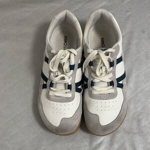 Xero Kelso Leather Sneakers in White with Green Stripes, Women’s Size 10